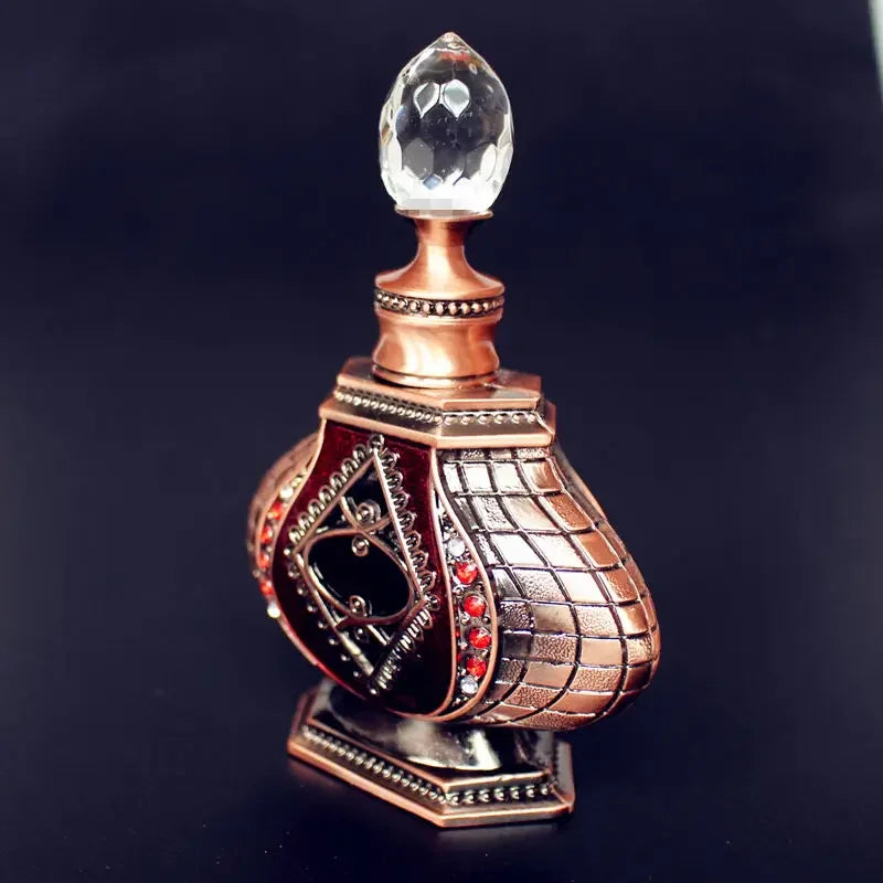 10ml Vintage Perfume Bottle - Retro Arab Style Essential Oil Bottle with Antiqued Alloy Design for Wedding Gifts.