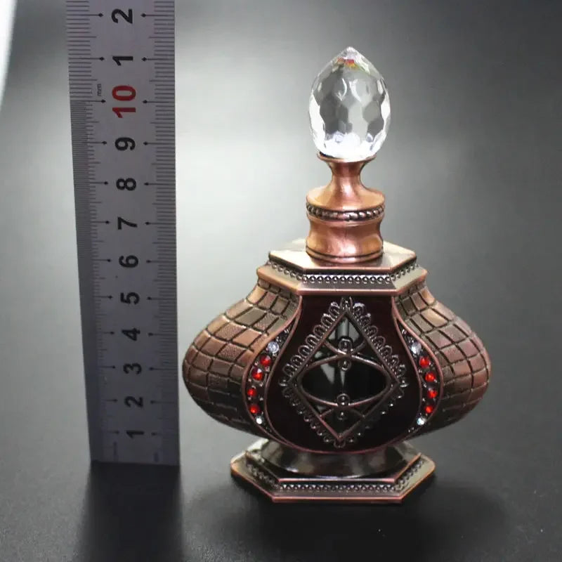 10ml Vintage Perfume Bottle - Retro Arab Style Essential Oil Bottle with Antiqued Alloy Design for Wedding Gifts.