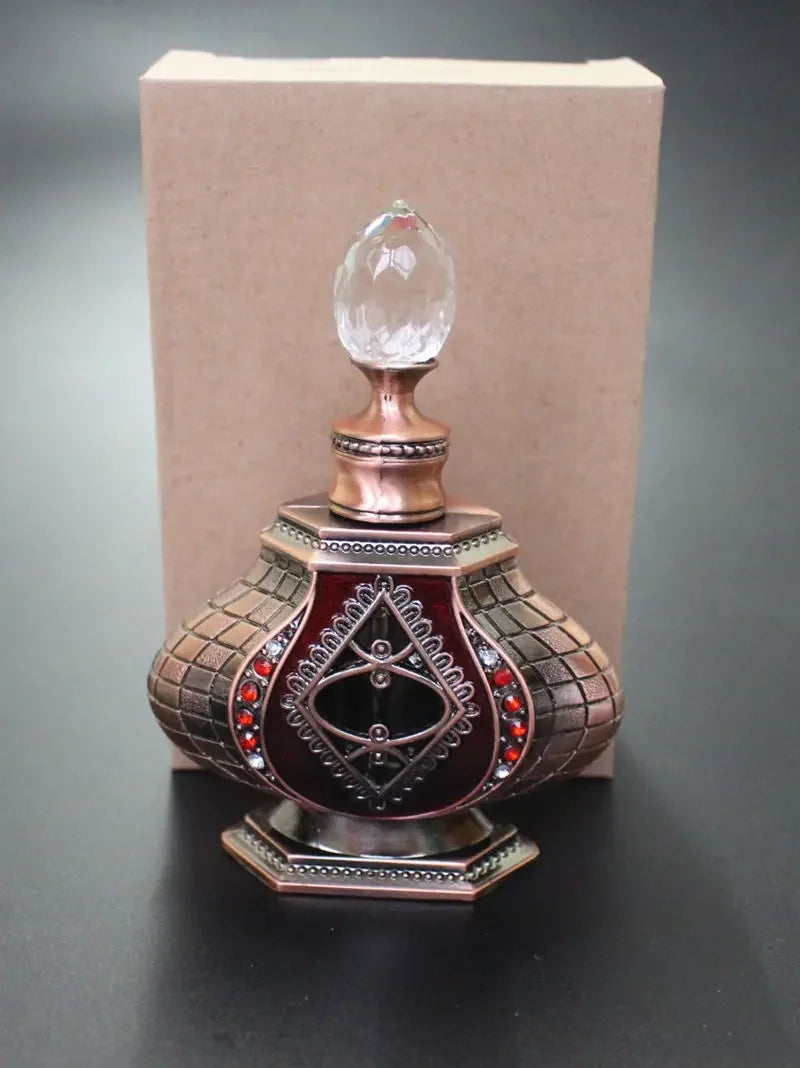 10ml Vintage Perfume Bottle - Retro Arab Style Essential Oil Bottle with Antiqued Alloy Design for Wedding Gifts.